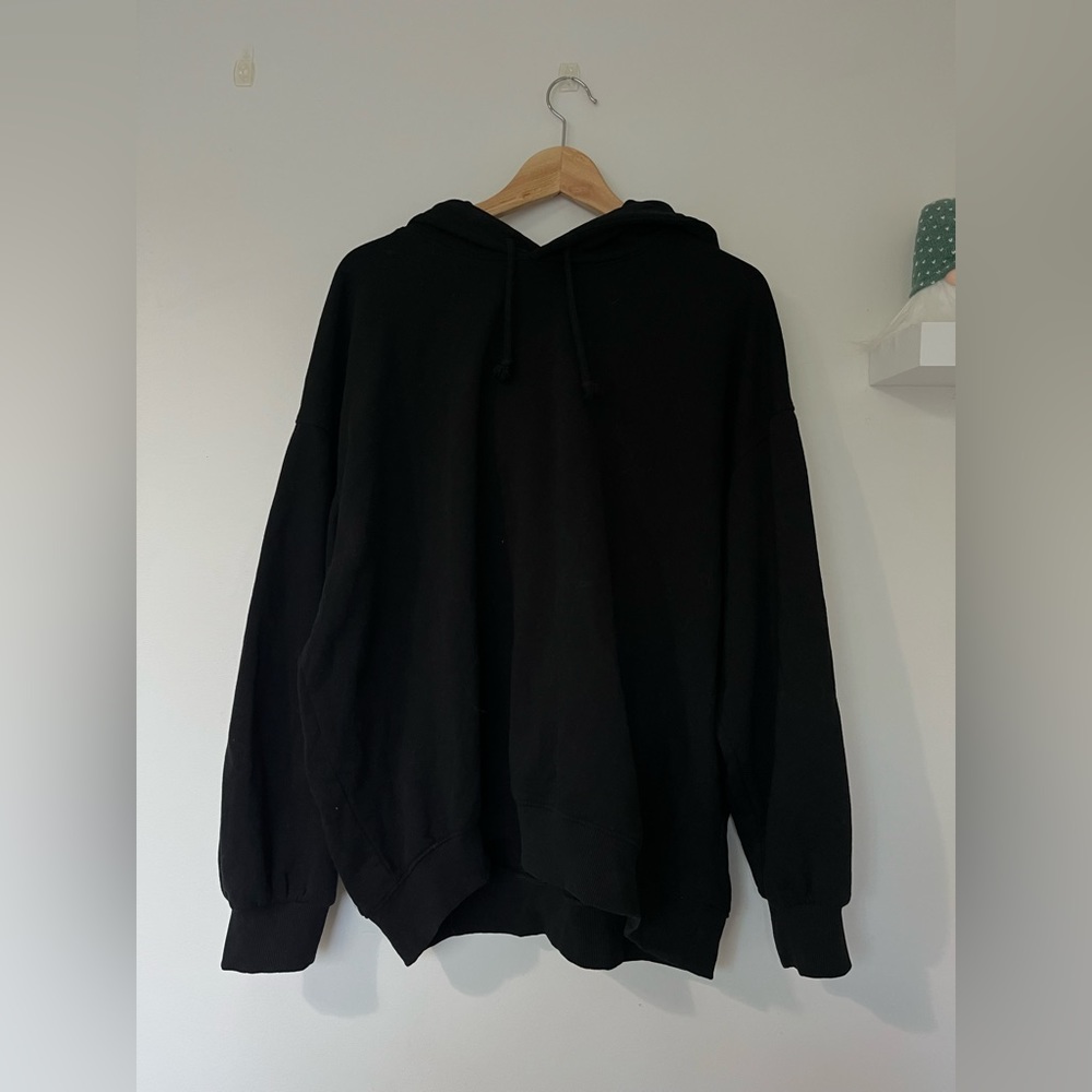 BLACK H&M HOODIE
